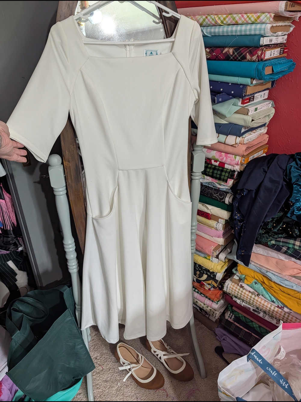 Women's 40s Style White Fit-and-Flare Dress with Elbow Sleeves
